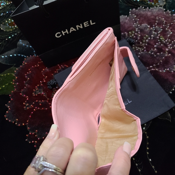 Chanel Wallet - Picture 9 of 16